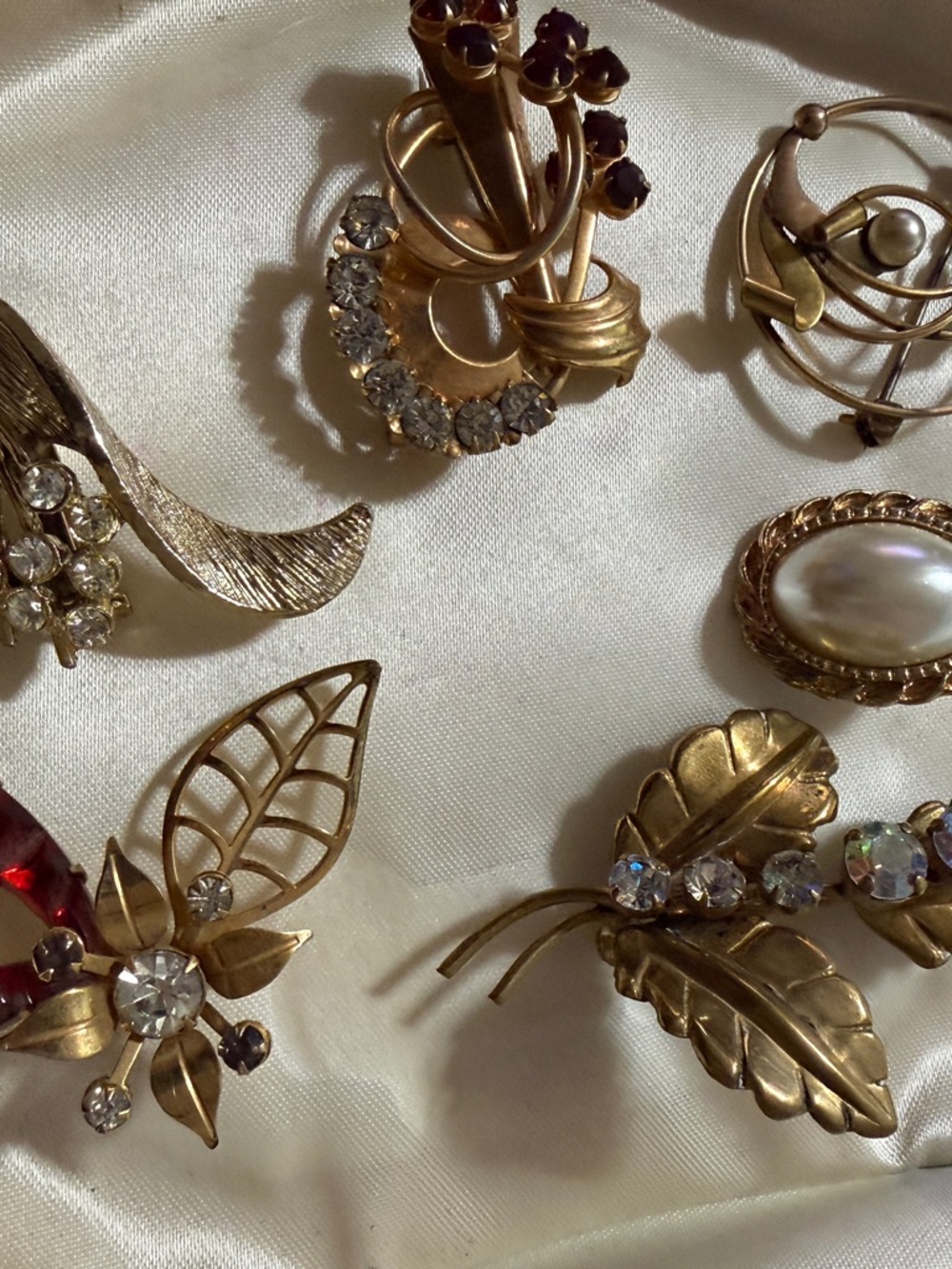 Vintage Gold Tone Leaf and Crystal Brooch - Women Jewelry